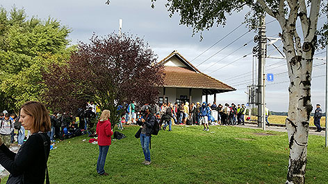 Flüchtlinge auf dem Bahnhof Nickelsdorf