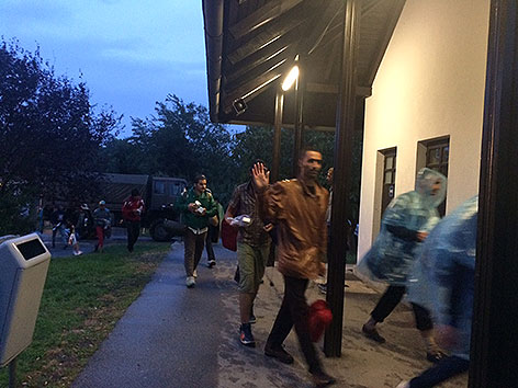 © ORF/Gina Maria Knotzer Flüchtlinge in Nickelsdorf