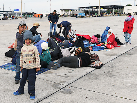 © APA/Herbert P. Oczeret Flüchtlinge in Nickelsdorf