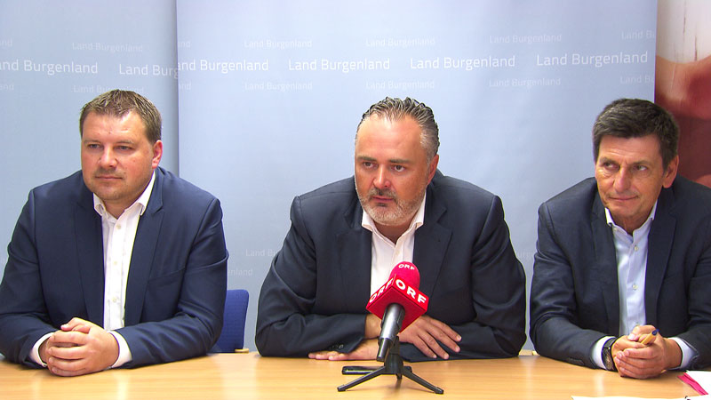 LH Hans Peter Doskozil, Landesrat Christian Illedits und Bürgermeister Werner Gabriel, leeres Grundstück in Schandorf