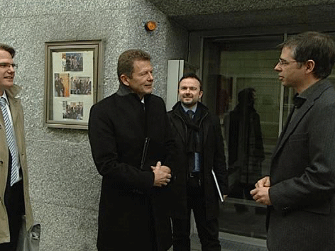 Empfang durch CR Bernhard Bieche vor dem ORF-Landesstudio in Klagenfurt