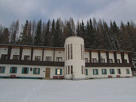 Asylanten, Sonderanstalt, Saualm