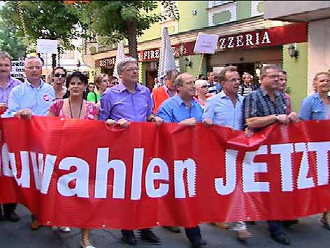 Demonstration Neuwahlen