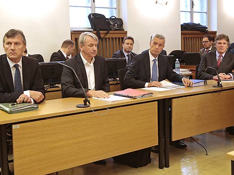 © APA/Gert Eggenberger Hypo Vorzugsaktien Prozessauftakt