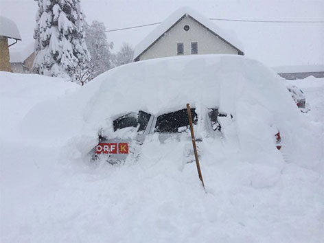 © ORF ORF Auto schneebedeckt