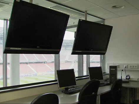 © ORF Neuerungen im Stadion, Bewährungsprobe gegen Uruguay