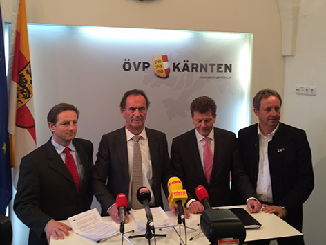 Neuer ÖVP-Vorsitzender Christian Benger mit Ex-Parteivorsitzendem Gabriel Obernosterer, LR Wolfgang Waldner und Ferdinand Hueter