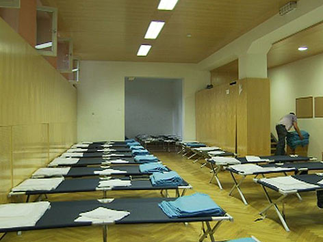 Asylwerber Polizei Turnsaal Villach
