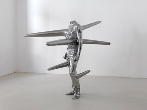 © © Studio Wurm / © Bildrecht, Wien, 2014 Erwin Wurm, Stressbeulenmann, 2008, Aluminium, Farbe, 157 x 127 x 218 cm,
Galerie Thaddaeus Ropac,