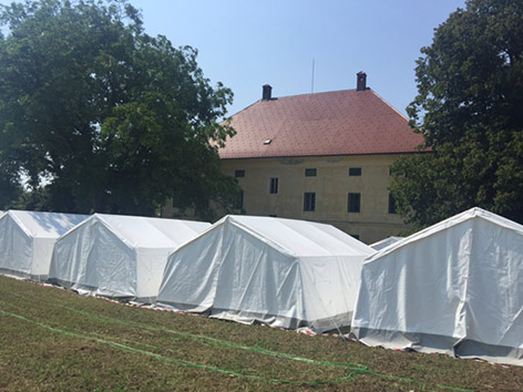 © ORF/Peter Matha Aufbau Zeltstadt Althofen