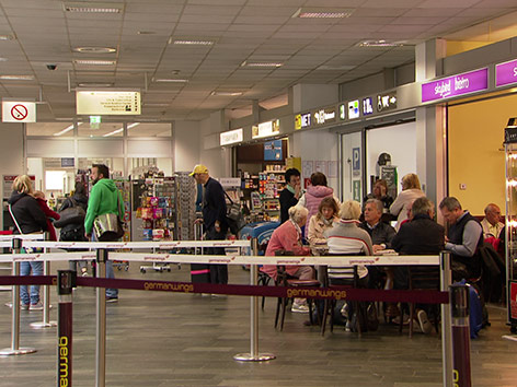 Neue Landebahn Flughafen Klagenfurt Wieder Passagiere