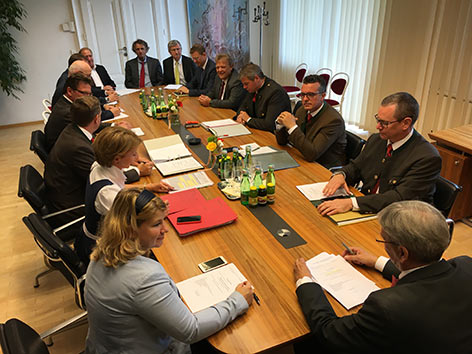 © ORF/Bernd Radler Regierungssitzung 10. Oktober Hypo