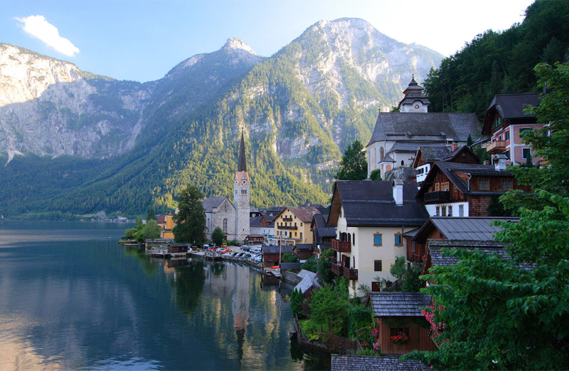 Hallstatt mit Blick auf Vorderer Hirlatz (re), 1.934 m