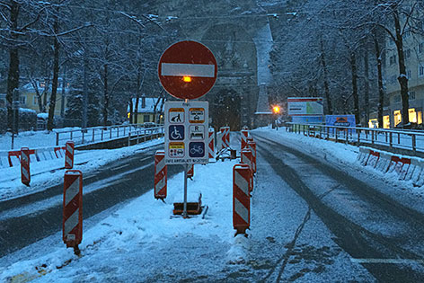 © ORF/Brutmann Gesperrtes Neutor in der Stadt Salzburg