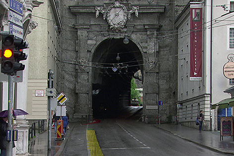 © ORF Das Neutor (Sigmundstor) in der Salzburger Altstadt