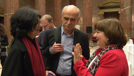 Annemarie Klinger und Erich Schneller im Gespräch