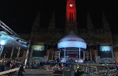 Life Ball 2013: Abbauarbeiten vor dem Rathaus