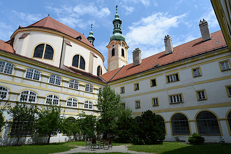 © APA/Helmut Fohringer Servitenkloster von außen