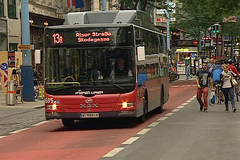 © ORF Bus der Linie 13A in der Mariahilfer Straße