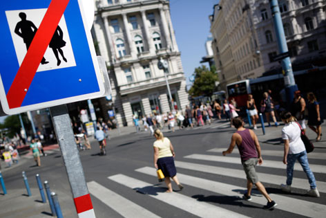 © APA/Georg Hochmuth Keine Fußgänger-Schild auf der Mahü