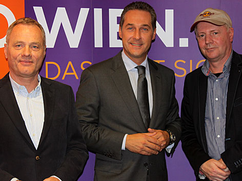 © ORF/Thomas Kickinger Heinz-Christian Strache mit Paul Tesarek und Christian Ludwig im Radio Wien-Studio