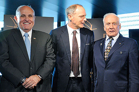 © APA/Hans Punz Rudolph Giuliani, Thomas Jakoubek, Edwin "Buzz" Aldrin