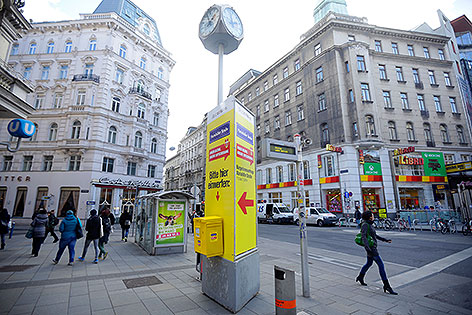 © APA/Georg Hochmuth Informationssäule zur Verkehrsberuhigung Mariahilfer Straße