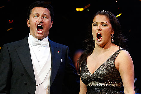 © APA/Georg Hochmuth Anna Netrebko und Piotr Beczala 2013 während des Life Ball Celebration Concerts im Burgtheater
