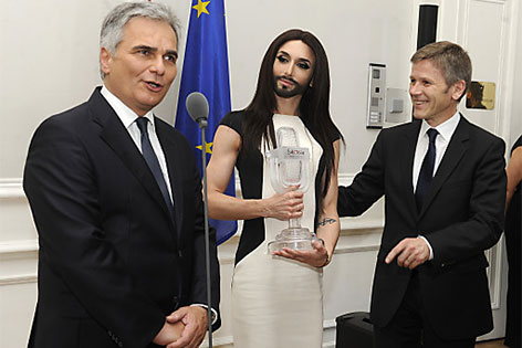 © APA/Pfarrhofer Kanzler, Minister und Wurst
