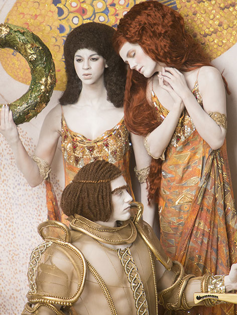 Models in Gold bei Life Ball Shooting
