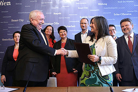 © APA / Georg Hochmuth Bürgermeister Michael Häupl (SPÖ) und Maria Vassilakou (Grüne)