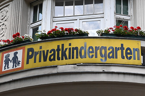 © APA/Helmut Fohringer Schild Alt-Wien-Kindergarten
