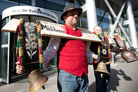 © APA/Georg Hochmuth Teilnehmer bei Demonstration von Milchbauern