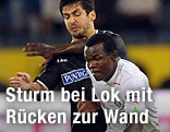Victor Obinna (Lok Moskau) und George Popchadse (Sturm Graz)